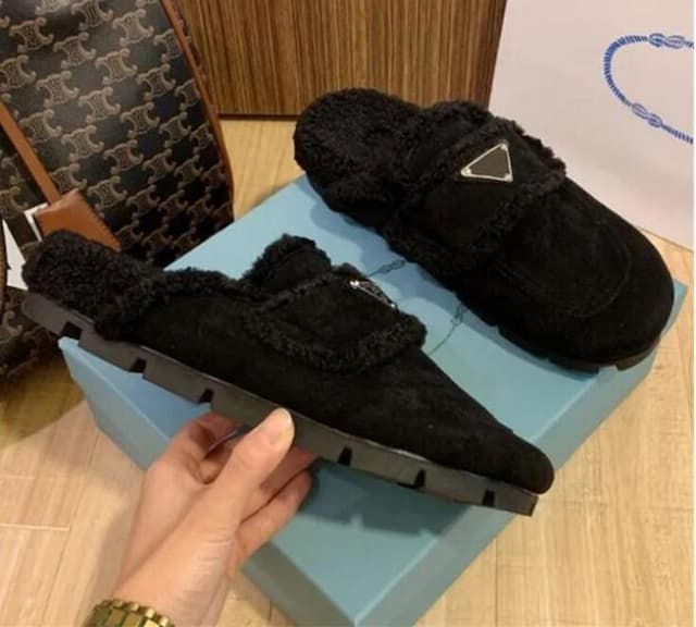 designer shoes Luxury Women warm wool slipper slide flat Shearling-lined suede slippers triangle-logo shearling slipper brown black Slides Running shoes