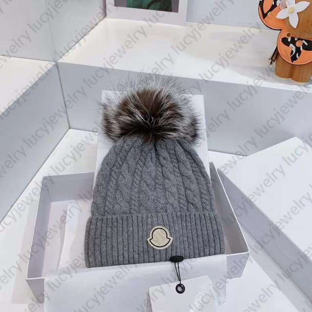 designer beanie skull caps fashion warm cold proof hairball hats breathable hat 8 colors quality